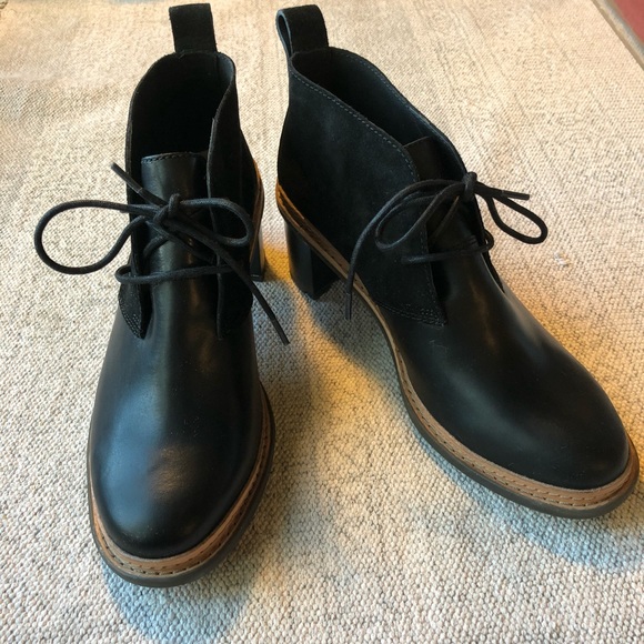 clarks trace glow boots